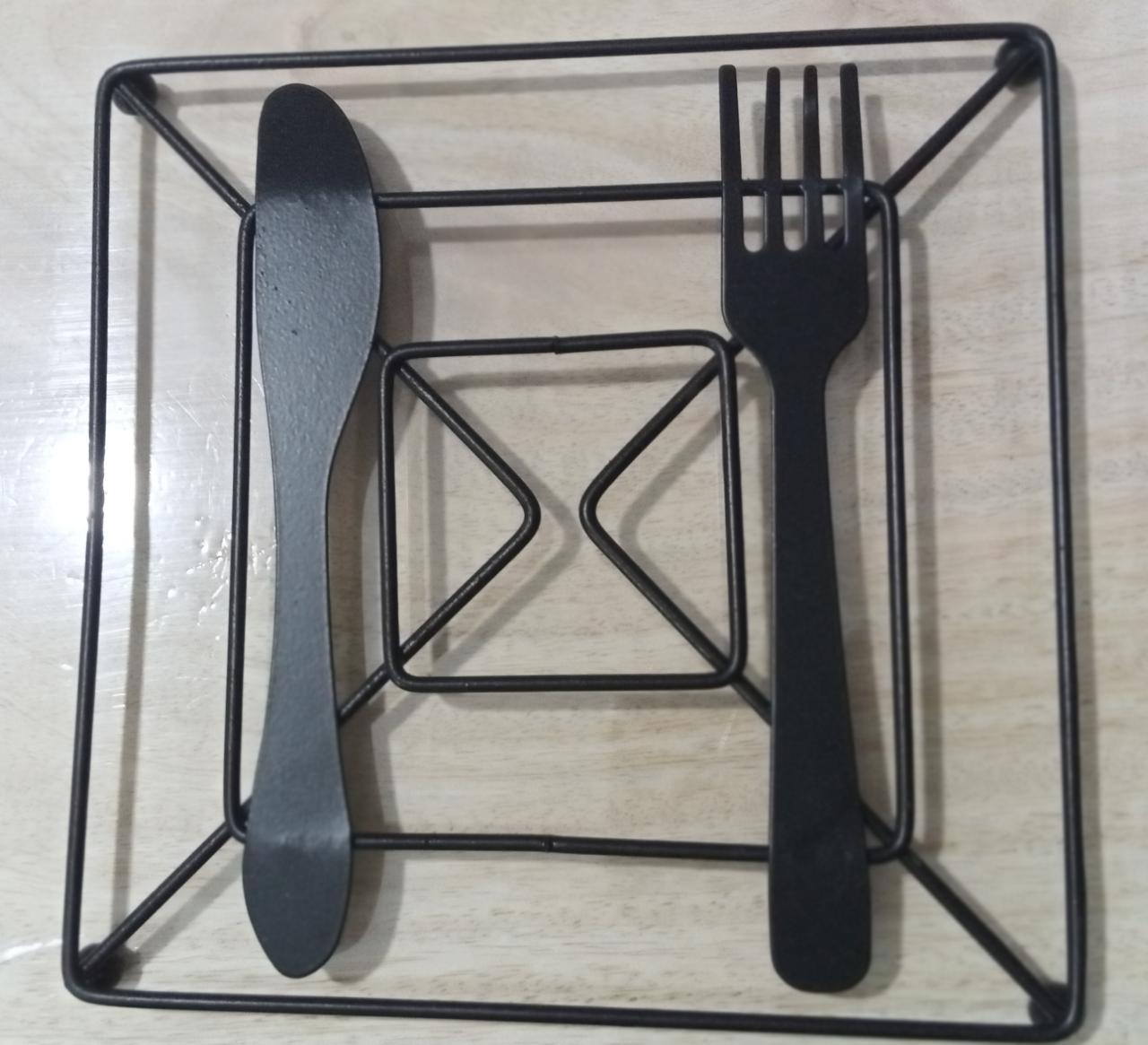 Classy Metal Braizing Support - waseeh.com