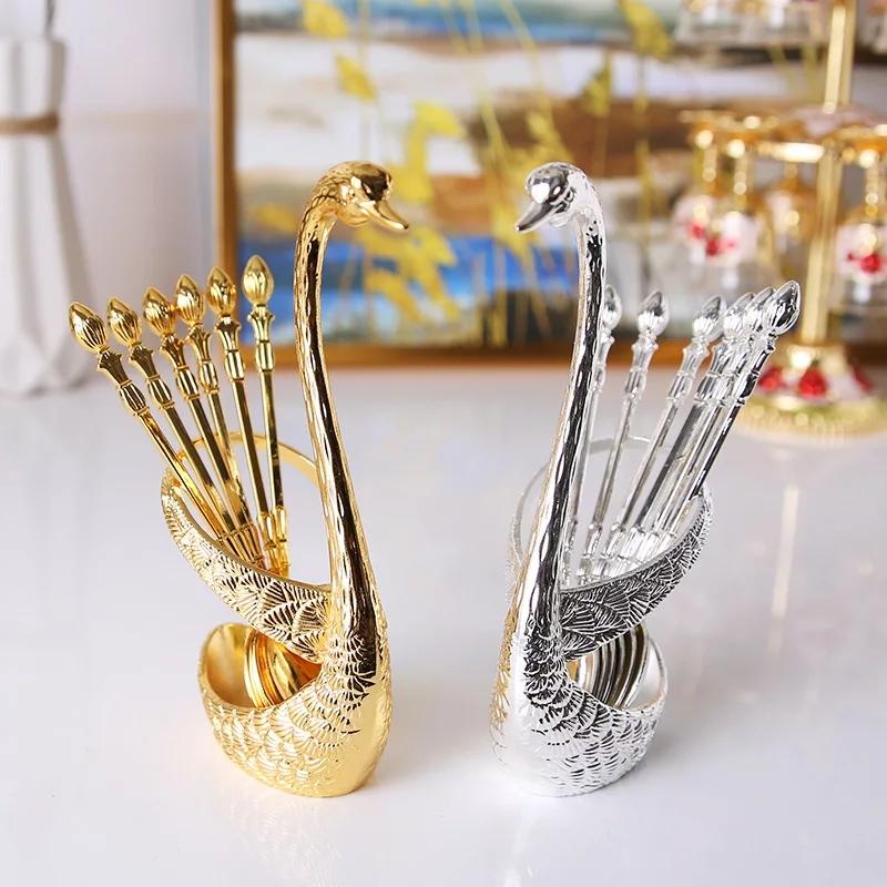 Classy Swan Spoon Set - waseeh.com