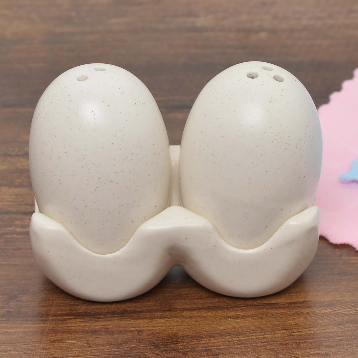 Eggy Salt & Pepper Set - waseeh.com