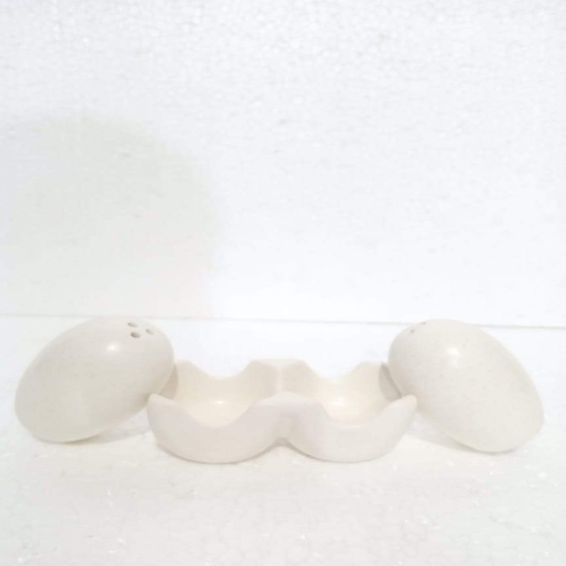 Eggy Salt & Pepper Set - waseeh.com
