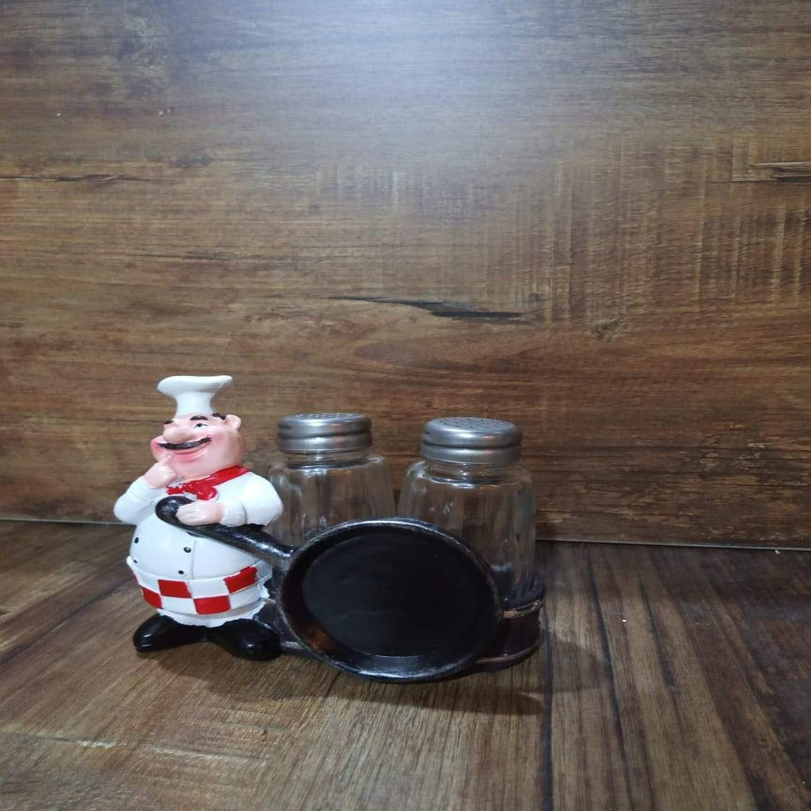 Salt and pepper Set (Shy Chef) - waseeh.com