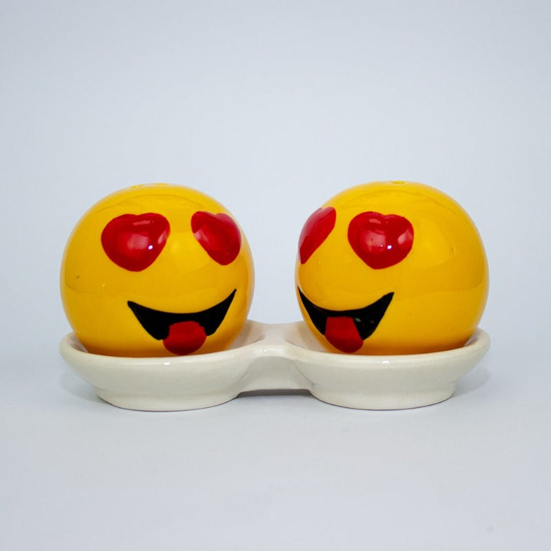 Salt and Pepper Set (Heart Eyes) - waseeh.com