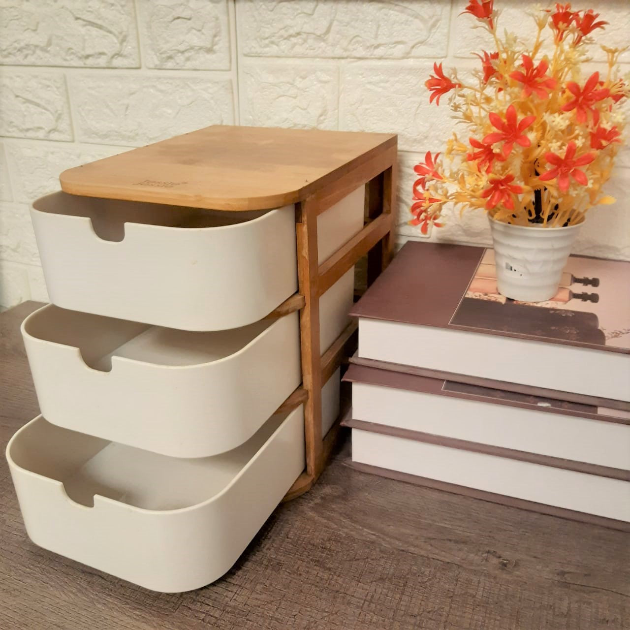Tessie & Jessie Bamboo Box - waseeh.com