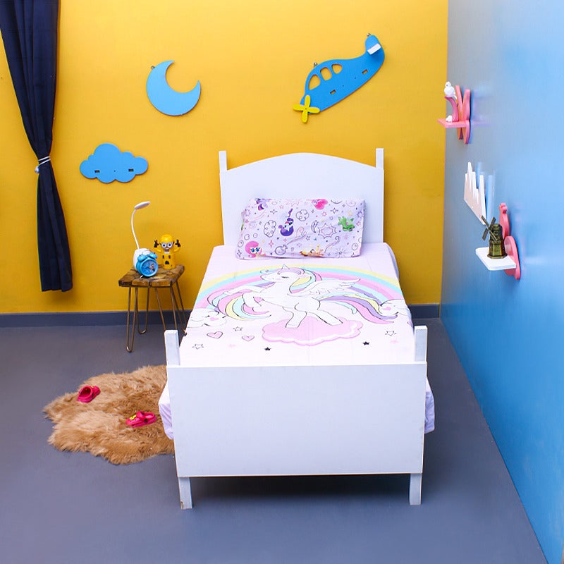 Unicorn "Flying Beauty" Bedsheet - waseeh.com