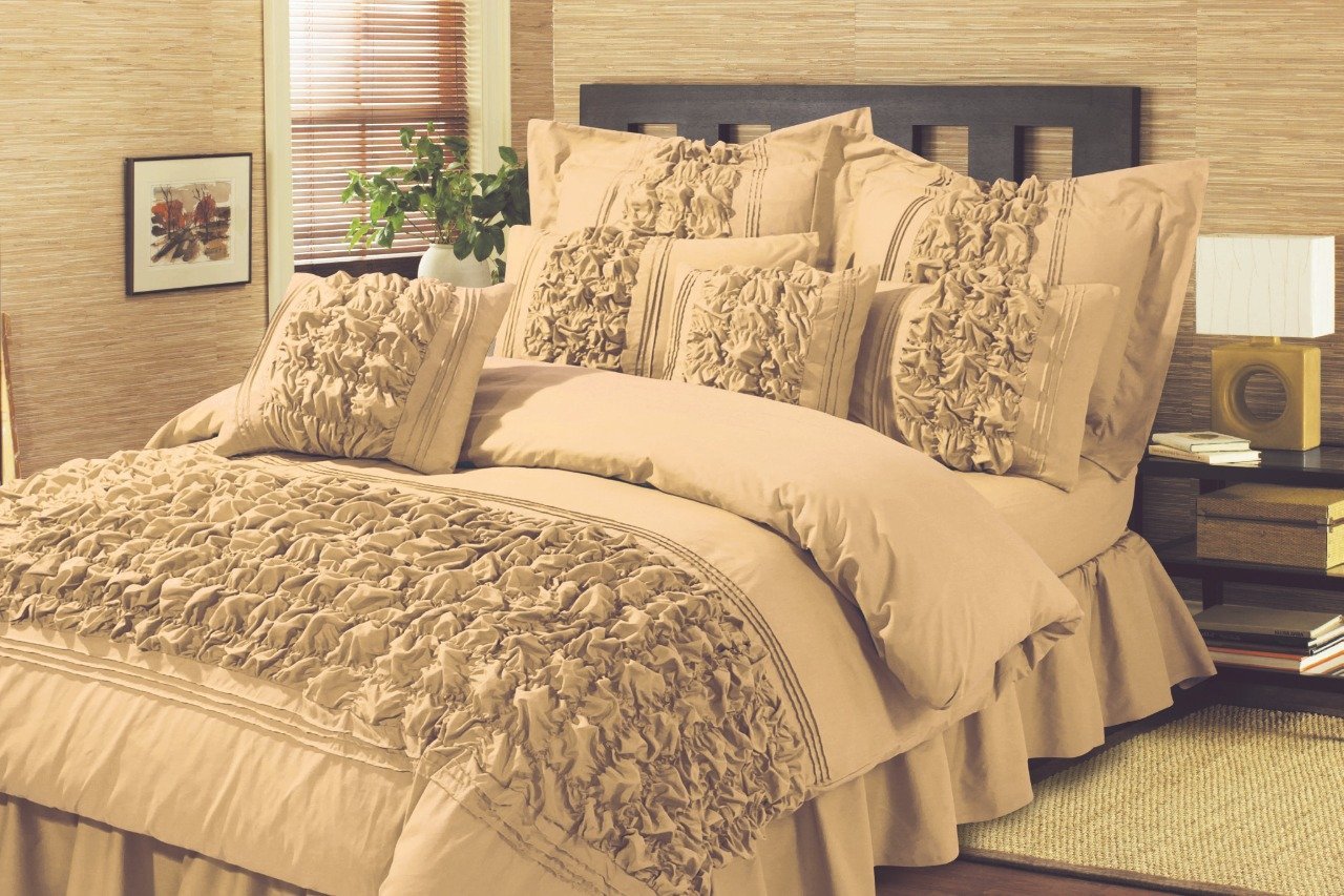 8 Pieces Luxury Embellish Comforter Set - King Size - waseeh.com