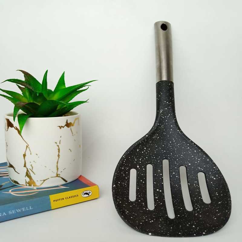Dotted Food Grade Spoon - waseeh.com