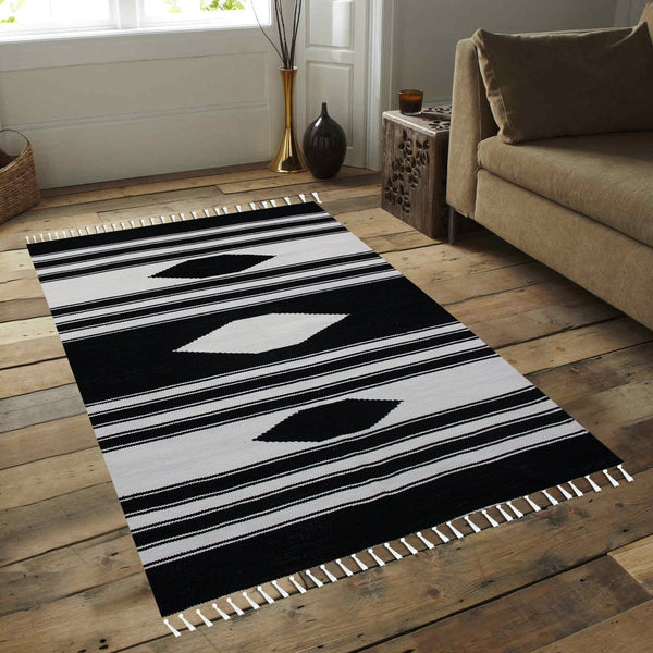 Geometric - Hand-woven Woolen Rug - Single Seam - 4' x 6' - waseeh.com