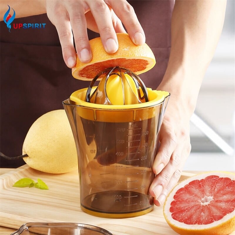 Manual Citrus Juicer with Built-in Measuring Cup - waseeh.com